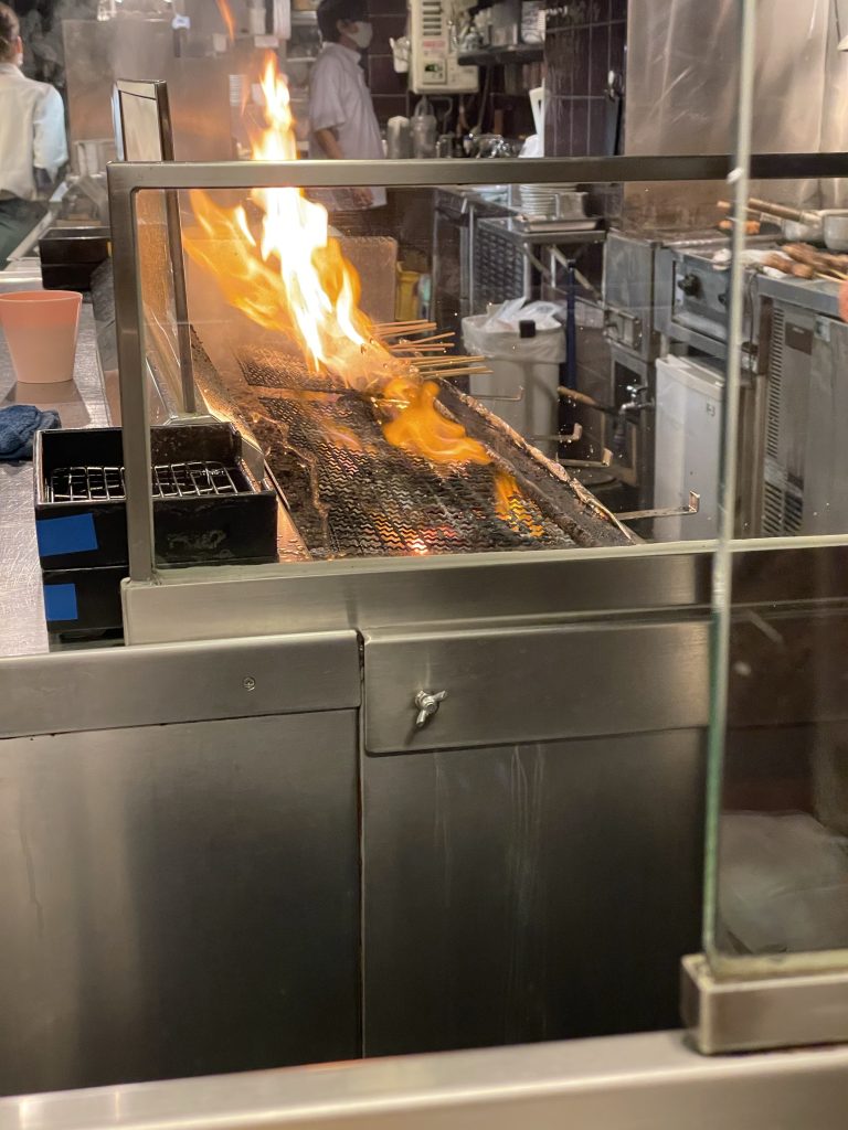 やきとりの名門『秋吉』焼き場